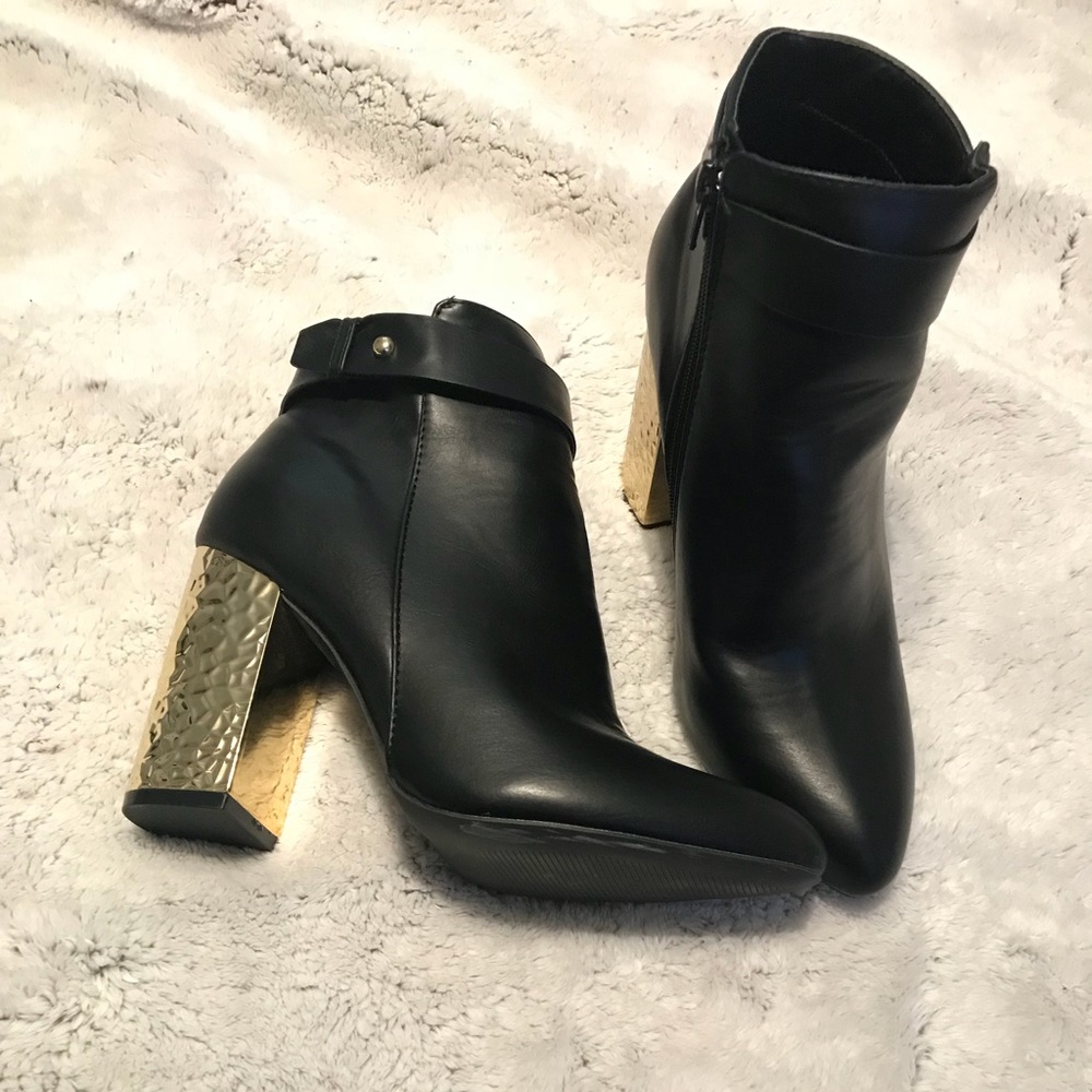 Black Textured Metallic Heels